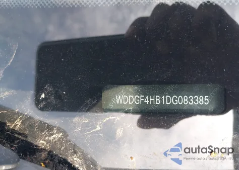 2013 Mercedes-Benz C 250 Sport z USA, uszkodzony, nr VIN WDDGF4HB1DG083385